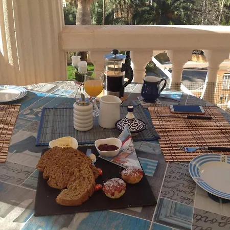 Alojamento de Acomodação e Pequeno-almoço Montemar *